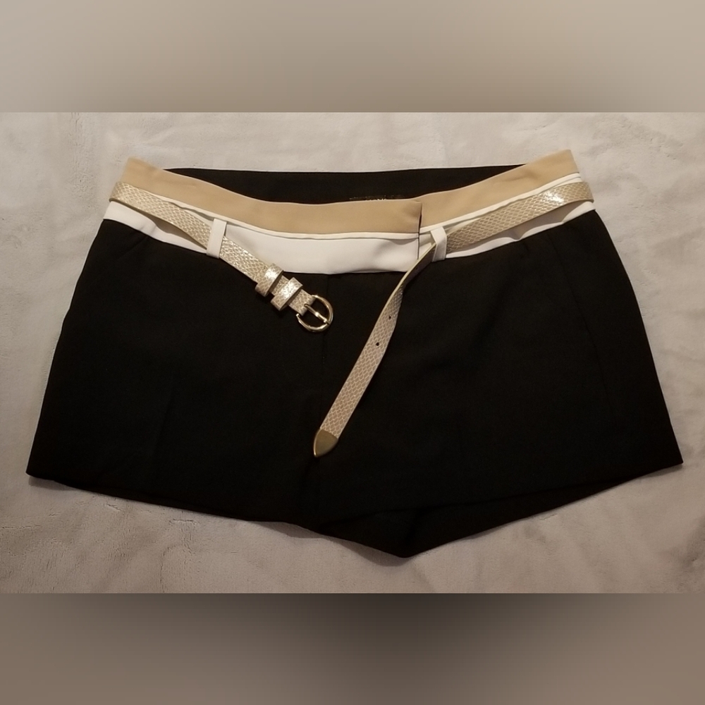 XOXO Black shorts w/belt, Size 5/6